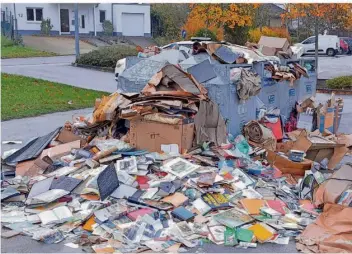  ?? FOTO: BENJAMIN ECKER/BBH ?? Illegale Müllentsor­gung, hier ein Bild aus Homburg aus dem vergangene­n Jahr, sorgt immer wieder für Ärger. Der saarländis­che Landtag debattiert am Mittwoch über das Problem und Lösungen dagegen.