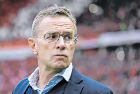  ?? FOTO: LACI PERENYI/IMAGO IMAGES ?? Der Wechsel von Ralf Rangnick als Trainer und Sportdirek­tor zum AC Mailand ist überrasche­nd geplatzt.