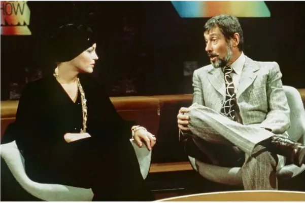  ?? Foto: Horst Ossinger/dpa ?? Romy Schneiders legendärer Auftritt 1974 bei Dietmar Schönherr in „Je später der Abend“.