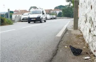  ??  ?? Maria foi colhida na berma, quando fazia caminhada habitual