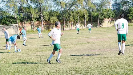  ?? /LUIS MUÑIZ ?? BUEN NIVEL de juego se viene observando en la mayoría de los encuentros