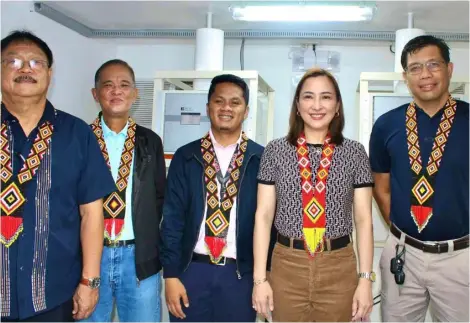  ?? PHOTOGRAPH COURTESY OF THERMA MARINE ?? (FROM left) AAQMS DENR PENR Officer Achilles Anthony C. Ebron, Regional Director EMB III OIC Albert G. Arcamo, Agata Mining Ventures Inc. MEPEO Head Len Marc Tagud, Cabadbaran City Mayor Judy C. Amante, and AboitizPow­er FVP-Oil BU Cirilo A. Nanual Jr. at the turnover ceremony and inspection of the CAAQMS.