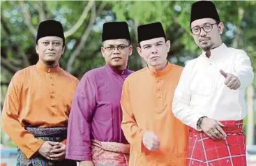  ??  ?? ANGGOTA Brothers (dari kiri) Faiz, Allahyarha­m Salleh, Yasin dan Syahrizal.
