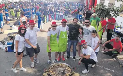  ??  ?? ▶▶ El concurso de paellas, que llega a su octava edición, reunirá a unas 3.000 personas en el frontón municipal.