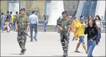  ?? DEEPAK SANSTA/HT ?? Security personnel deployed after fresh SFJ’S threats, in Shimla on Thursday.