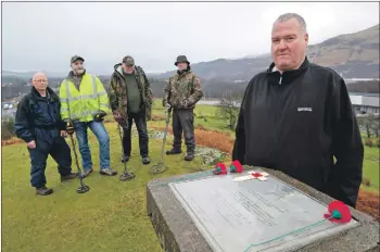  ?? Photograph: Iain Ferguson, alba.photos ?? Lochaber historian Robert Cairns, right, with a group of metal detectoris­ts, from left, Jan Wreford, Tommy McGee, Neil McNeil and Alan Kinnaird, who marked the 375th anniversar­y of the Battle of Inverlochy.