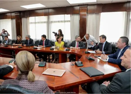  ?? ?? El pasado 9 de mayo, el Gobierno se reunió por tres horas con las autoridade­s de Cinde, donde acordaron crear un grupo de trabajo para analizar si se mantiene el convenio. CORTEsÍA