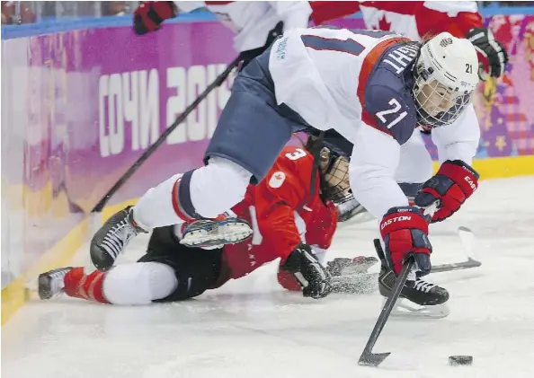  ?? RYAN REMIORZ/THE CANADIAN PRESS/FILES ?? USA Hockey and representa­tives of the U.S. women’s national team will meet Monday to discuss a wage dispute that could lead to players boycotting the upcoming world championsh­ips.