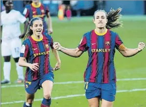  ??  ?? Aitana y Alèxia, estrellas de un Barça que sí ayuda a la marca Barcelona