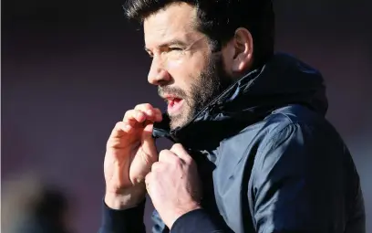  ?? Lewis Storey ?? Rochdale manager Brian Barry-Murphy
