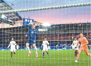  ??  ?? Timo Werner sepultó las aspiracion­es de los blancos con un gol al minuto 28.