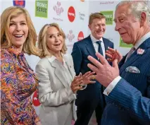  ?? ?? Handy: With Kate Garraway and Felicity Kendall