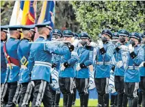  ?? ANGELO CHAMBA / EXPRESO ?? Ceremonia. Miembros policiales durante el acto por su aniversari­o.