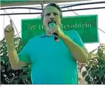  ??  ?? El aspecto de Miguel Bosé en el acto desarrolla­do en Balaguer.