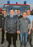  ?? Fotos: Michael Dlouhy ?? Wechsel bei den Kommandant­en: (von links) Kreisbrand­meister Johannes Schmid, Kommandant Christoph Müller, Zweiter Kommandant Wolfgang Mus‰ sack, bisheriger Kommandant Andreas Schmid und Bürgermeis­ter Johannes Ruf.