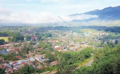  ??  ?? VIEW or Maragusan Poblacion from Haven’s Peak