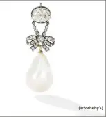  ?? (©Sotheby’s) ?? Pendant en diamants avec une perle naturelle ( mm x  mm) ayant appartenu à Marie-Antoinette (-) - Estimation : - millions $