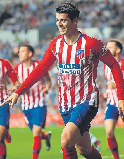  ?? FOTO: EFE ?? Álvaro Morata hizo dos goles en Anoeta para dar el triunfo al Atlético de Madrid