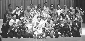  ??  ?? RRSS is champion in Bahasa Malaysia Drama Competitio­n.