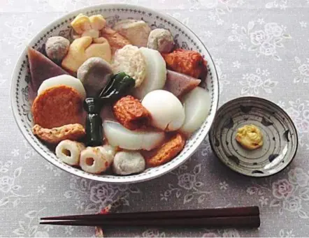  ??  ?? Comfort food: oden is a popular hotpot in winter.