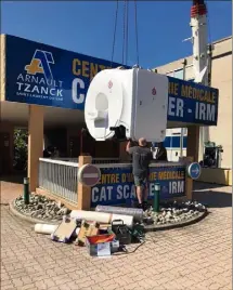  ?? (Photos N.C.) ?? Avec une vingtaine d’IRM, les A.-M. se situent dans la moyenne nationale en termes d’équipement. Une nouvelle machine vient d’être installée à l’Institut Arnault-Tzanck