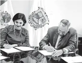  ?? ESPECIAL ?? Acuerdo firmado por Gabriela de León Farías e Higinio González Calderón.