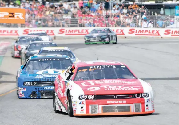  ?? PHOTO D'ARCHIVES AGENCE QMI ?? L’an dernier, les bolides de la série NASCAR Pinty's n'ont pas roulé dans les rues de Trois-Rivières en raison de la pandémie.