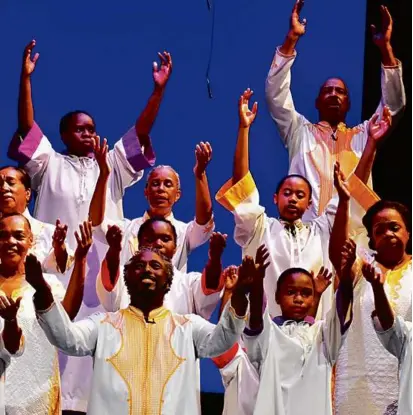  ?? IDLY GALETTE ?? Voices of Black Persuasion sing “Go Tell It on the Mountain” in “Black Nativity.”