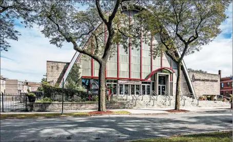  ?? LEE BEY PHOTOS ?? Lee Bey’s latest book, “Southern Exposure, ” captures architectu­re on Chicago’s South Side, including Liberty Baptist Church, 4849 S. King Drive.