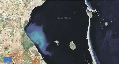  ?? Foto: Copernicus ?? Das Satelliten­bild zeigt den mysteriöse­n weißen Fleck auf dem Mar Menor.