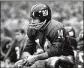  ?? CARL T. GOSSETT / THE NEW YORK TIMES ?? Quarterbac­k Y.A. Tittle led the Giants to three NFL championsh­ip games in the early 1960s.