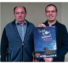  ??  ?? Didier Launay, maire de Torchamp, et Yvon Davy ont présenté le programme de la Nuit du chant traditionn­el.