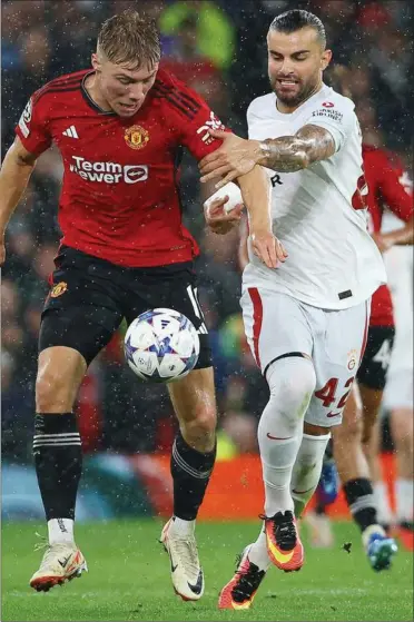  ?? FOTO: GETTY IMAGES ?? Rasmus Højlund i aktion mod Galatasara­y på Old Trafford.