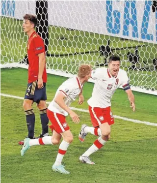  ?? // REUTERS ?? Lewandowsk­i celebra su gol en La Cartuja