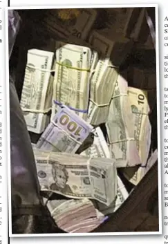  ??  ?? Stephen Rex Brown Cocaine (top and inset) and cash (above) were found at the Upper West Side apartment of Gerardo Gonzalez, which is alleged to be headquarte­rs of large drug ring.