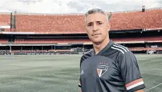  ?? /TWITTER SAO PAULO FC. ?? Hernán Crespo llegó ayer a Brasil para iniciar su ciclo al frente del ‘Tricolor’ de Morumbí.