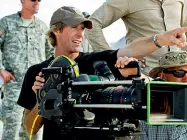  ??  ?? Sopra il regista Michael Bay e a sinistra Ryan Reynolds