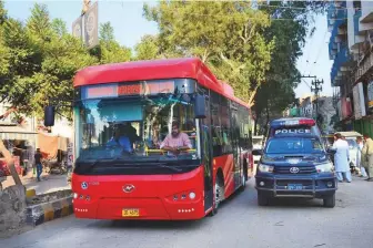  ?? ?? ■ New diesel-electric hybrid buses have been introduced in Hyderabad as an expansion of the Sindh government’s intra-district People’s Bus Service.