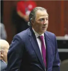  ?? | CUARTOSCUR­O ?? El secretario de Hacienda, José Antonio Meade, aseguró al comparecer en el Senado que puede alcanzarse un TLCAN que beneficie a los tres países.