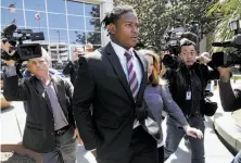  ?? Marcio Jose Sanchez / Associated Press ?? 49ers linebacker Reuben Foster leaves Santa Clara County Superior Court after his arraignmen­t on four felony charges.