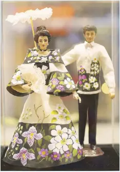  ??  ?? Each sunduan doll is meticulous­ly crafted, taking up to 33 days to complete.