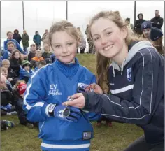  ??  ?? Moya Richardson presents Emma Vickers with the Best Academy Girl award.