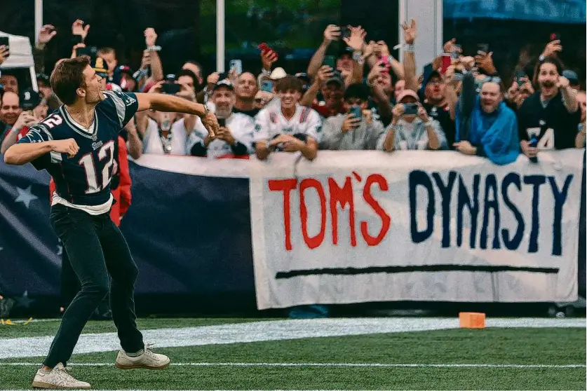 What Tom Brady said to Patriots fans during halftime ceremony