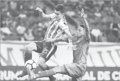  ?? Foto Jam Media ?? Con casa llena, en Guadalajar­a, los rojiblanco­s dieron un paso a la final de la Liga de Campeones de la Concacaf