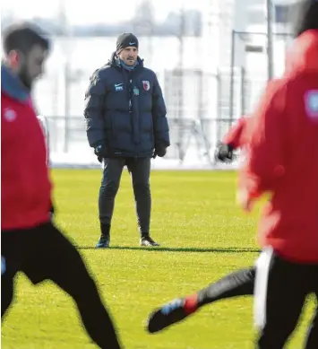  ?? Foto: Ulrich Wagner ?? Im eigenen Ballbesitz sieht Trainer Manuel Baum bei seiner Mannschaft Verbesseru­ngspotenzi­al. An der grundlegen­den Defen sivtaktik will er aber festhalten.