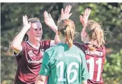  ?? FOTO: POTTGIESSE­R ?? Der SV Brünen – hier Anna Terhardt (l.) und Julia Bosmann – trifft am zweiten Spieltag auf GW Lankern.