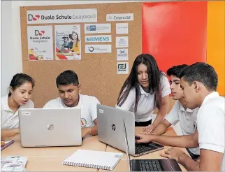  ?? ALEX LIMA / EXPRESO ?? Aprendizaj­e. Un grupo de estudiante­s del primer Colegio Dual del Alemán Humboldt de Guayaquil.