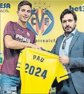  ?? FOTO: VILLARREAL ?? Pau Torres, cuando renovó por el Villarreal hasta 2024