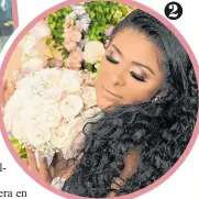  ??  ?? 1. Flores está decidida a llevar su talento a nivel internacio­nal este año. 2. La artista siempre soñó con casarse de blanco.