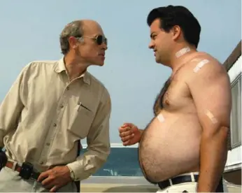  ?? SHOWCASE ?? Jim Lahey (John Dunsworth) and shirtless Randy (Patrick Roach) played the first gay couple on Canadian TV.